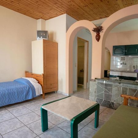Kleoni Club Apartments Tolo Ngoại thất bức ảnh