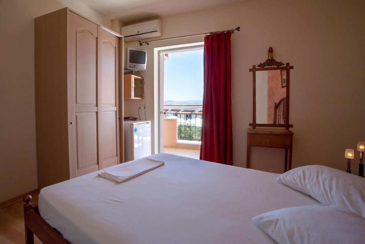 Kleoni Club Apartments Tolo Ngoại thất bức ảnh