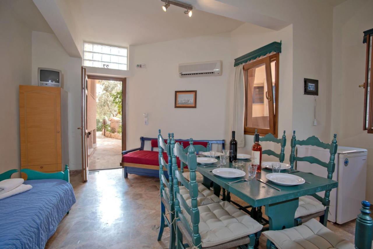 Kleoni Club Apartments Tolo Ngoại thất bức ảnh