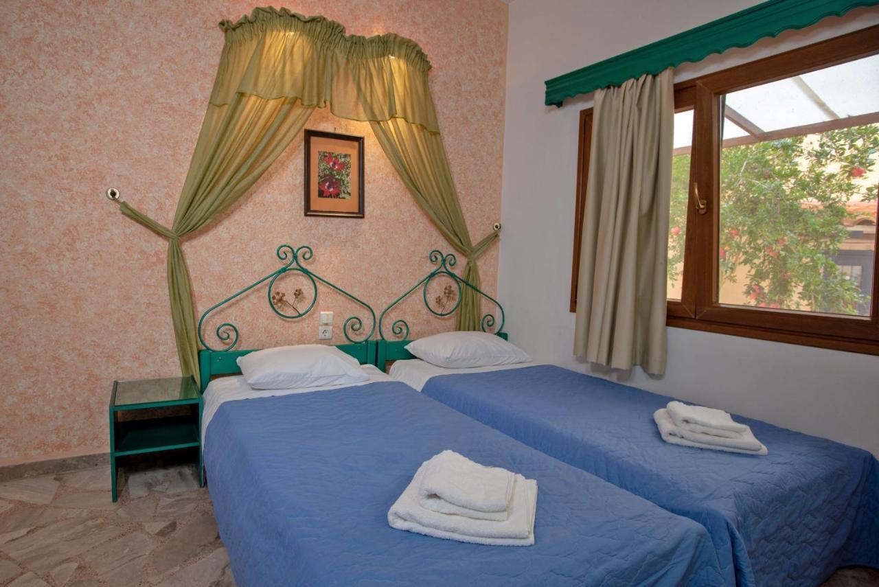 Kleoni Club Apartments Tolo Ngoại thất bức ảnh
